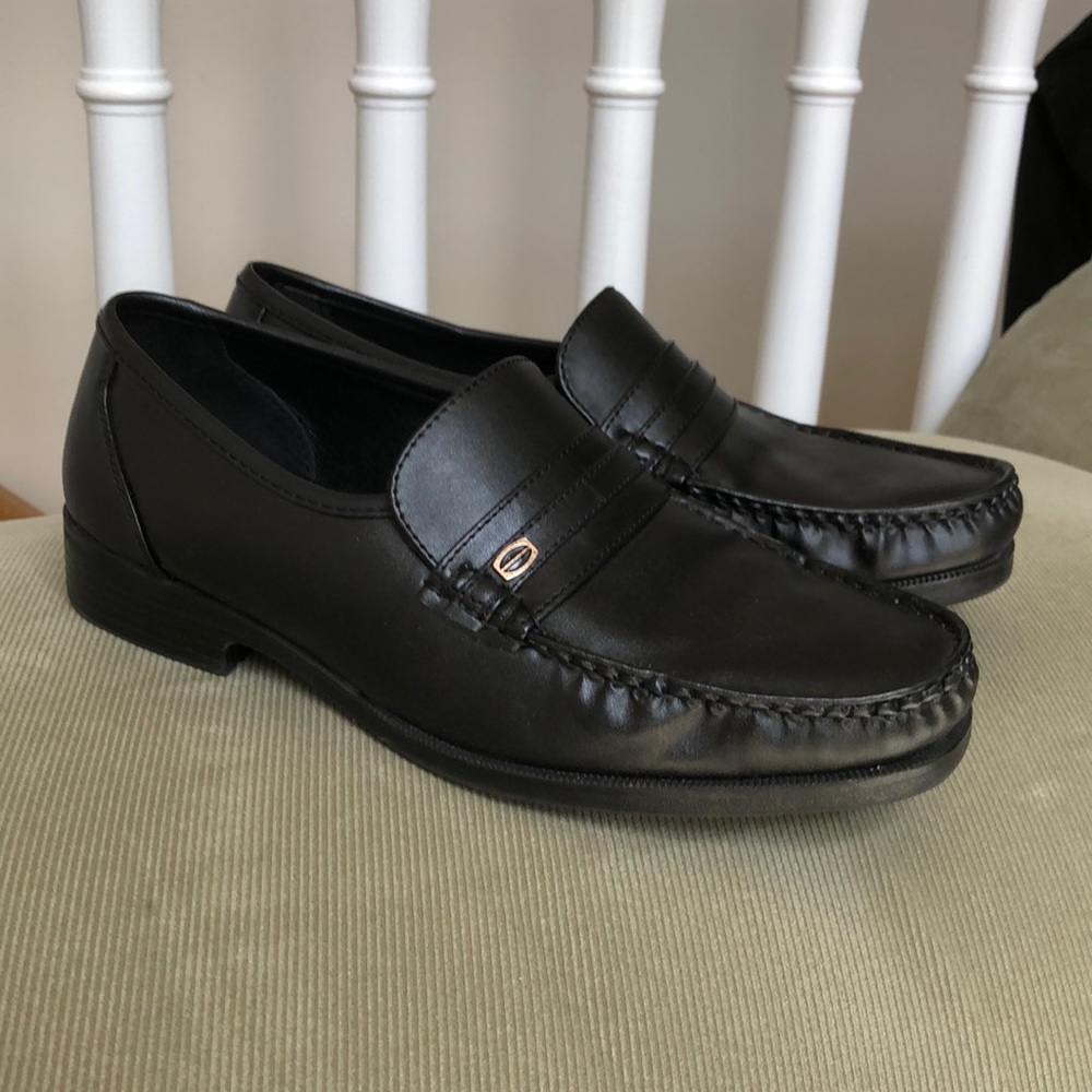 Young mens dress shoe